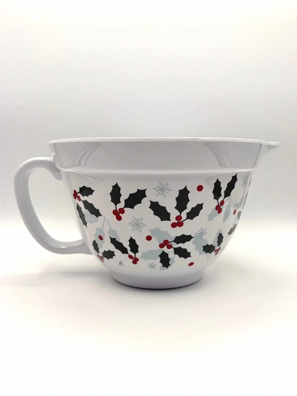 Stonewall Kitchen Mixing / Batter Bowl with Handle - Melamine Christmas Holly